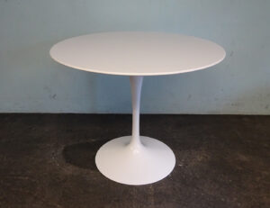 Saarinen Tische