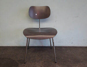 Stühle Eiermann SE 68 SU